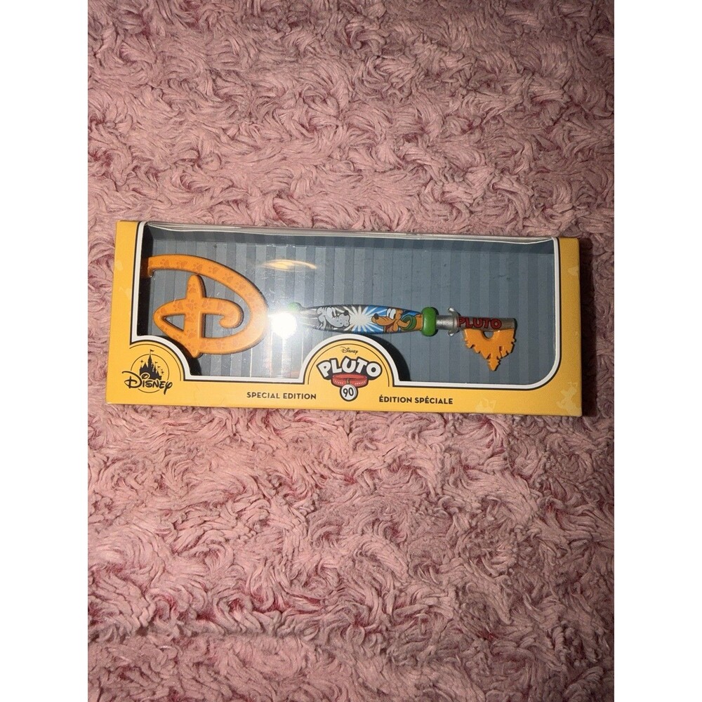 DISNEY PLUTO KEY 90th ANNIVERSARY LIMITED EDITION New